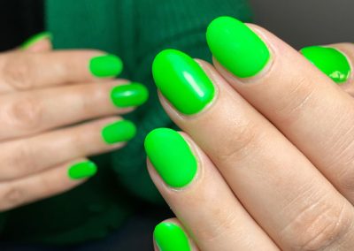 AK Beauty bright-green-nails